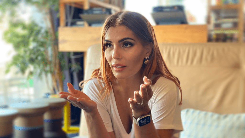 Werbeagentur-Inhaberin Hülya Topçu berät KMU-Kunden